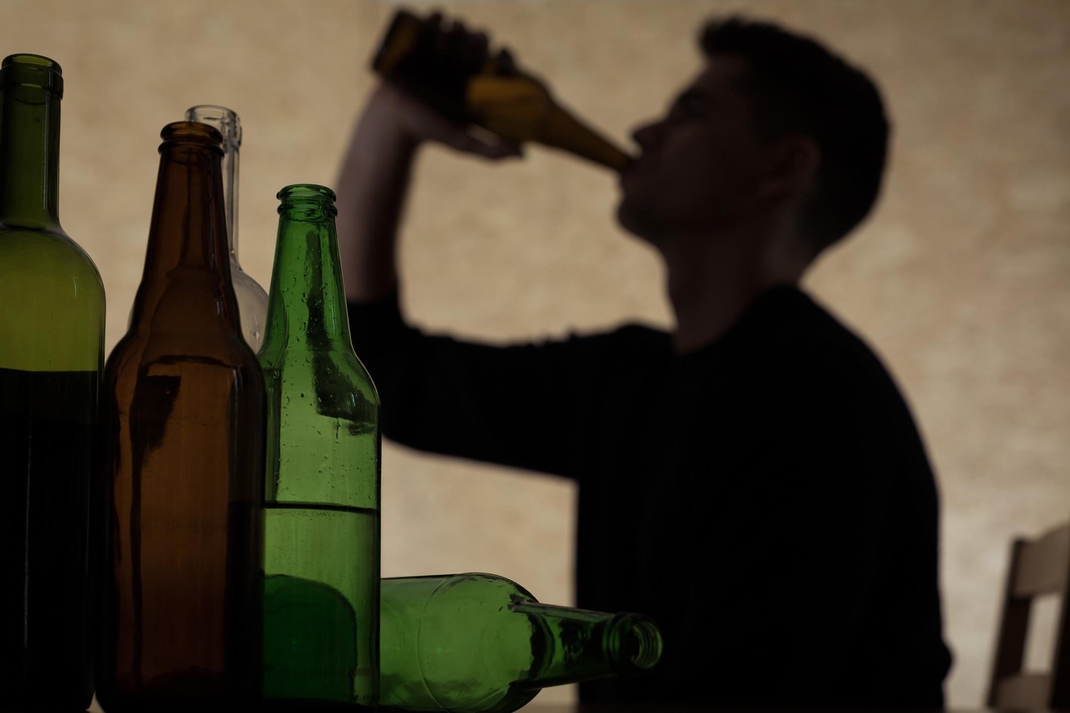 Face à la dépendance à l’alcool, quels traitements envisager ?