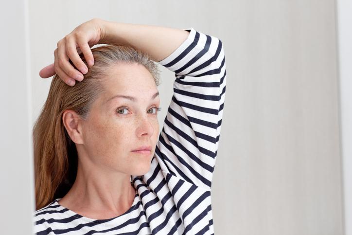 empêcher cheveux blancs.jpg